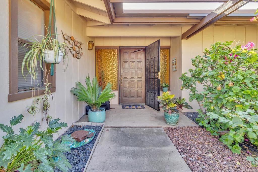 2542 Los Cerritos Lane