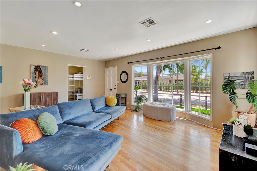305 Covina Avenue