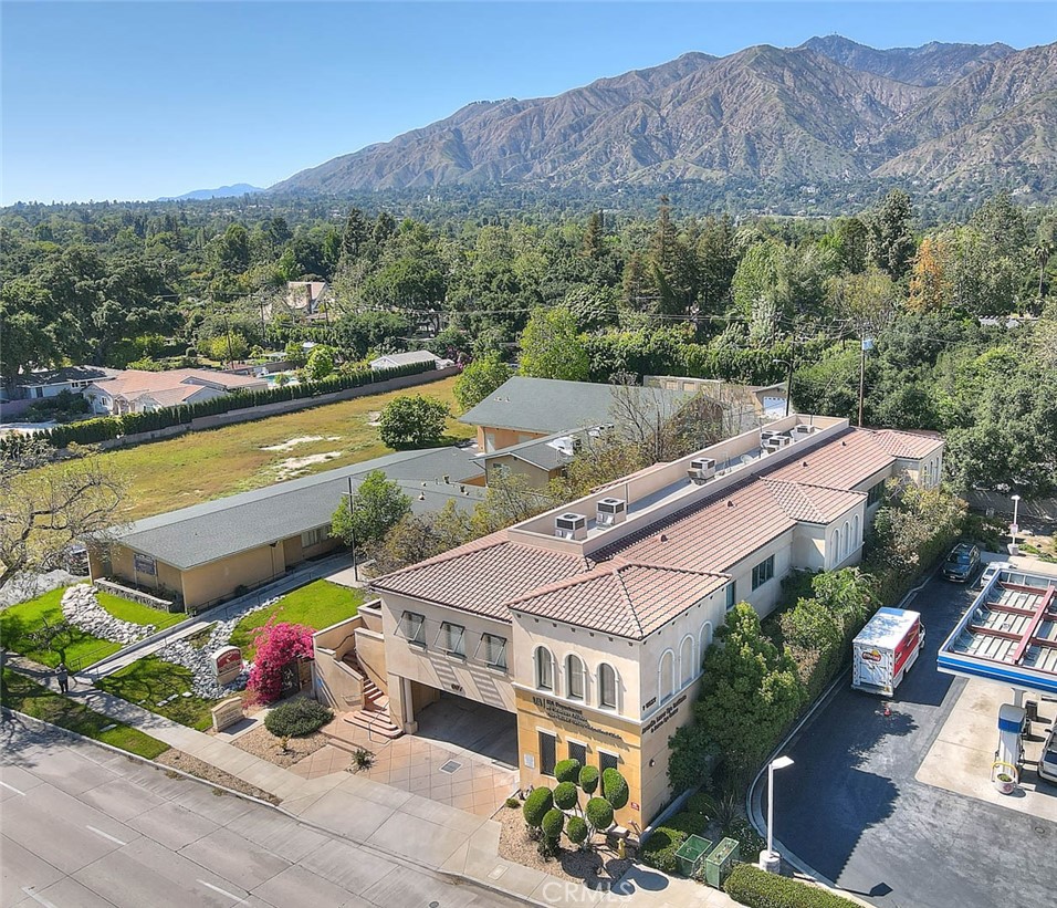 7 W Foothill Boulevard