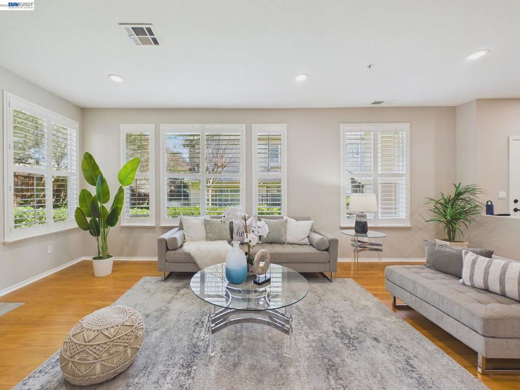 Photo of 320 Sutter Creek Ln Ln, San Ramon, CA 94583 (MLS # 41127305)