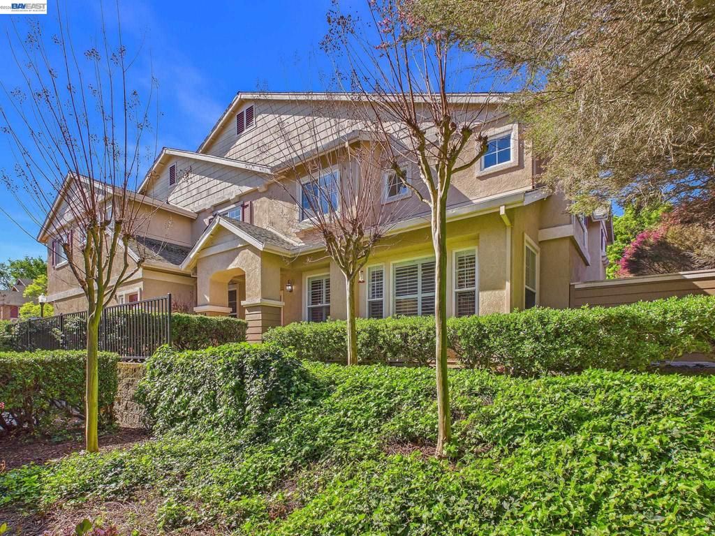 Photo of 320 Sutter Creek Ln Ln, San Ramon, CA 94583 (MLS # 41127305)