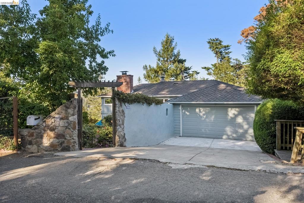 2556 Carisbrook Dr