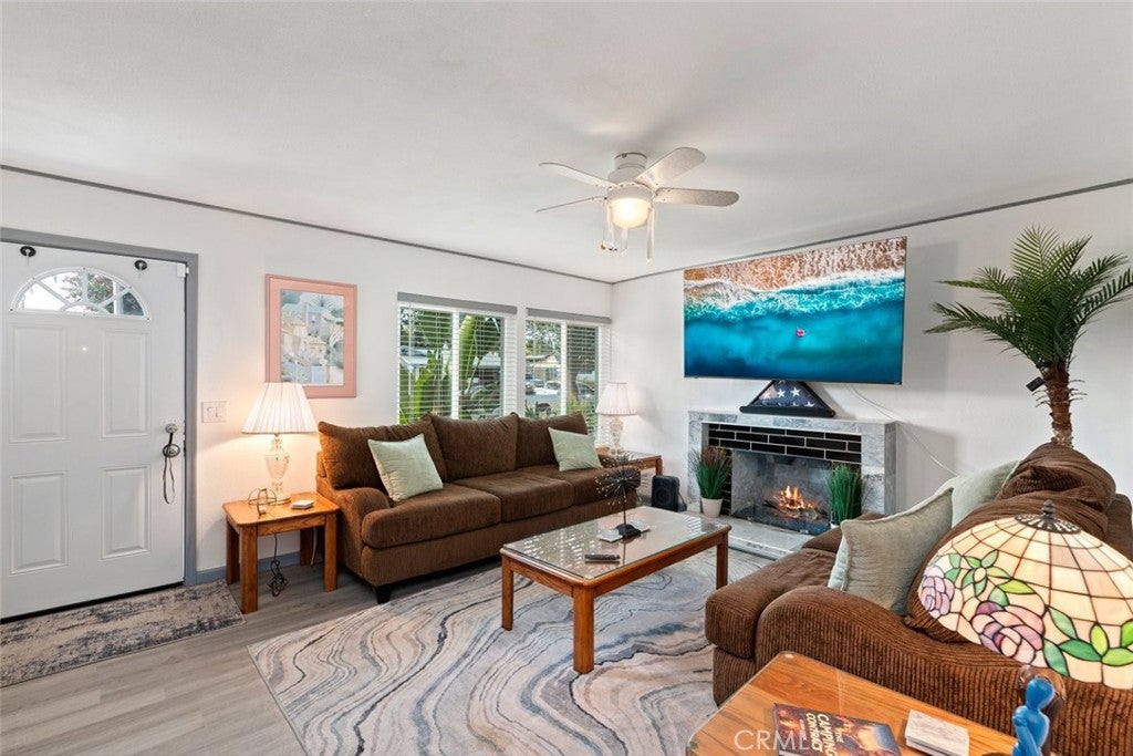 871 W Francis