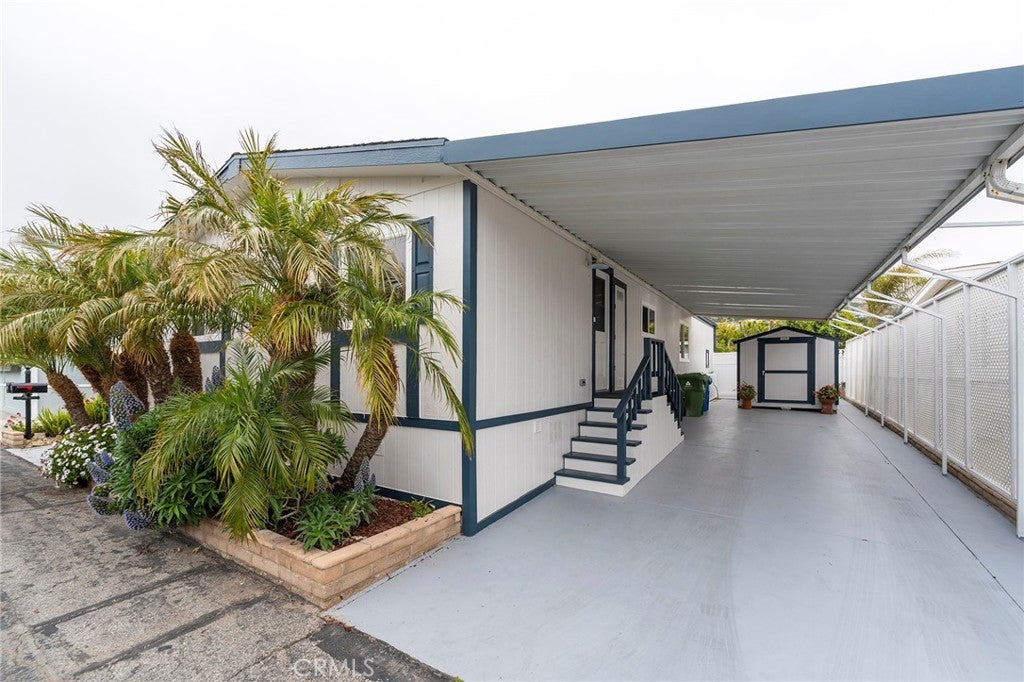 2275 W 25th 198