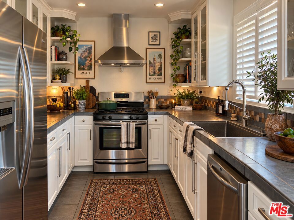Properties 2 6645 W 86th Place 204