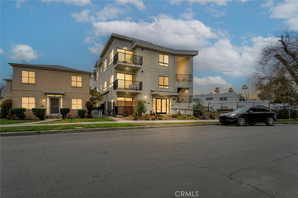 10652 Whipple Street