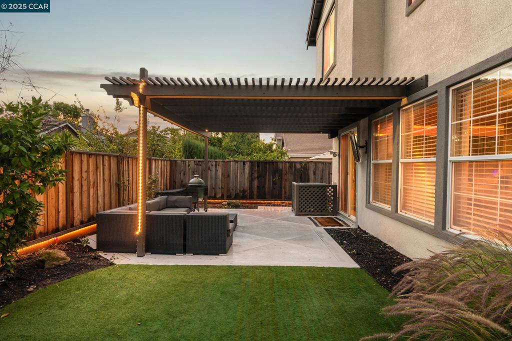 CA MEADOWS - Residential