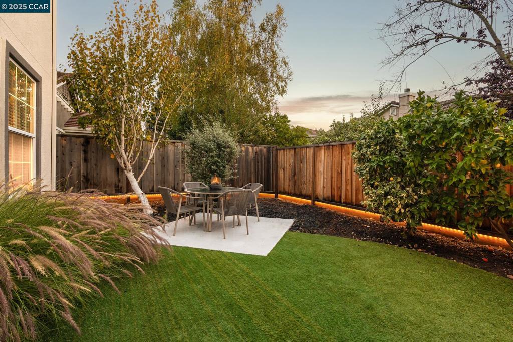 CA MEADOWS - Residential