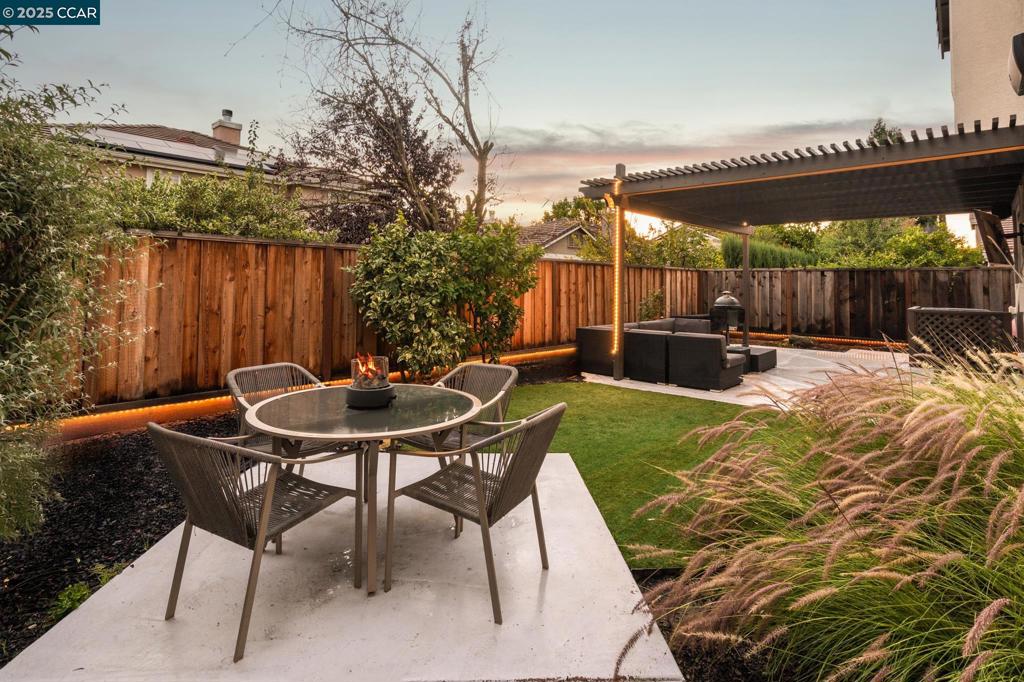 CA MEADOWS - Residential