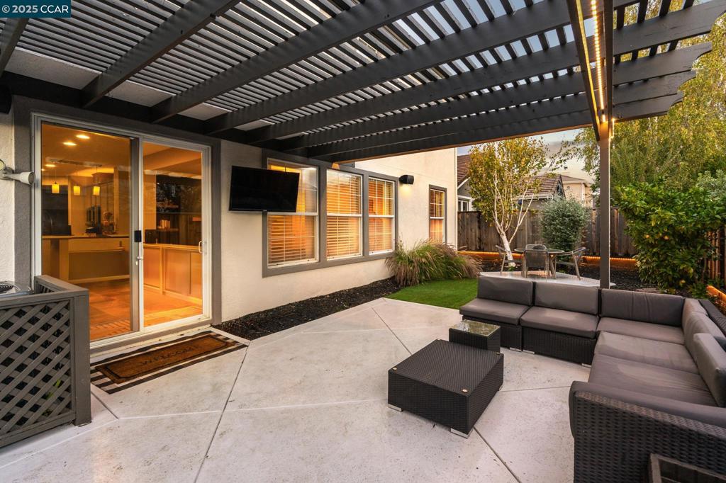 CA MEADOWS - Residential