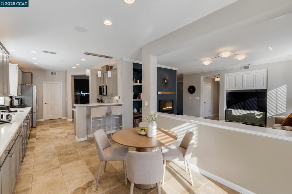 CA MEADOWS - Residential