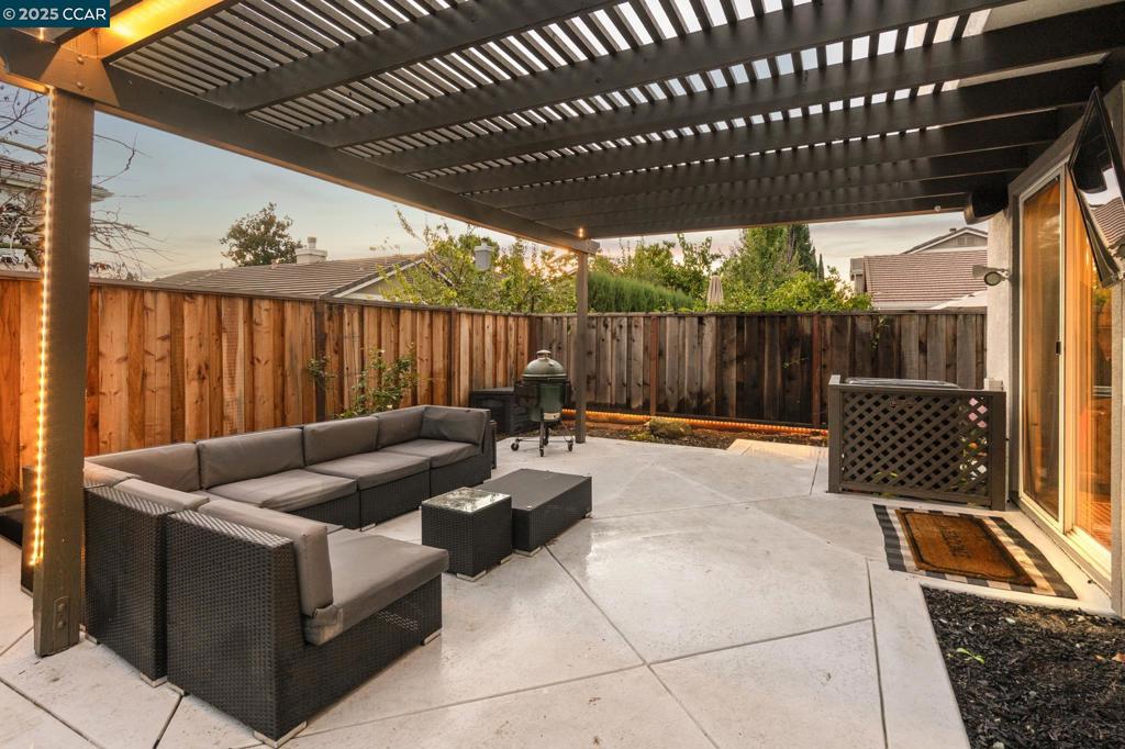 CA MEADOWS - Residential