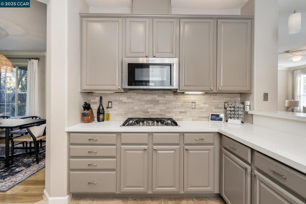 CA MEADOWS - Residential