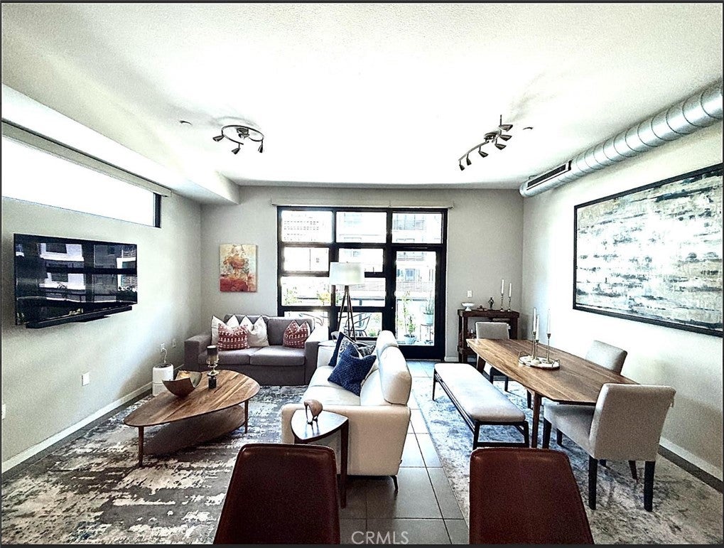 133 The Promenade N