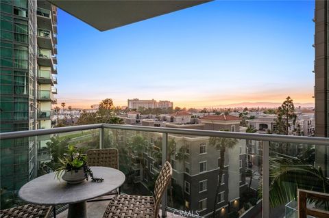 Photo of 13700 Marina Pointe Dr #611, Marina Del Rey, CA 90292 (MLS # SB26042435)
