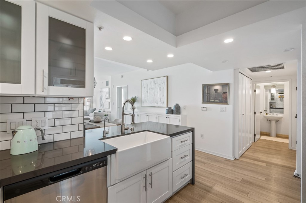 13700 Marina Pointe 611