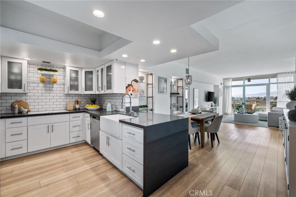 13700 Marina Pointe 611