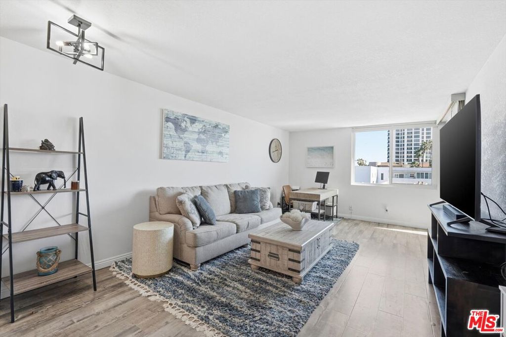 1140 E Ocean Boulevard 309