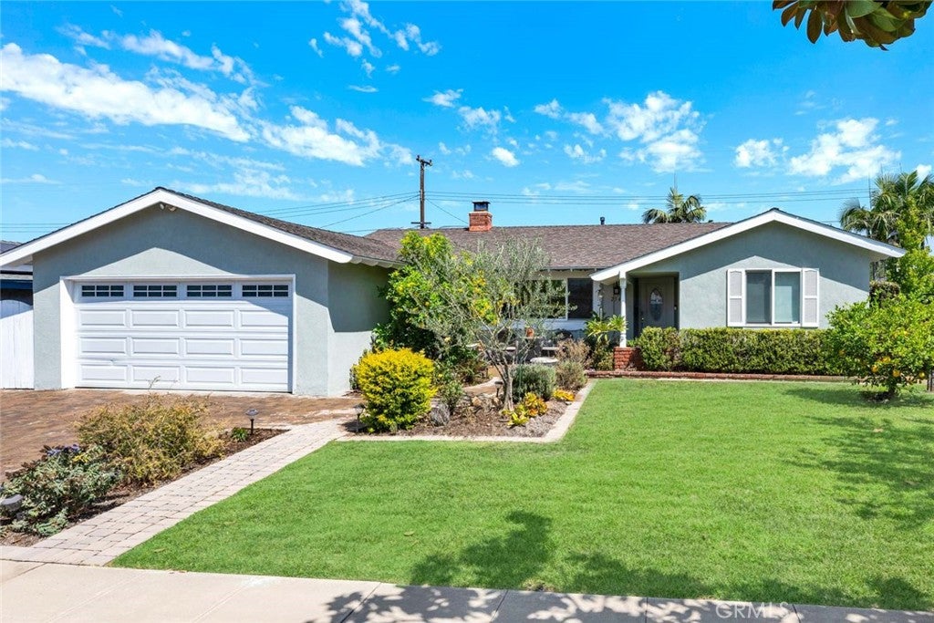 2543 E Coolidge