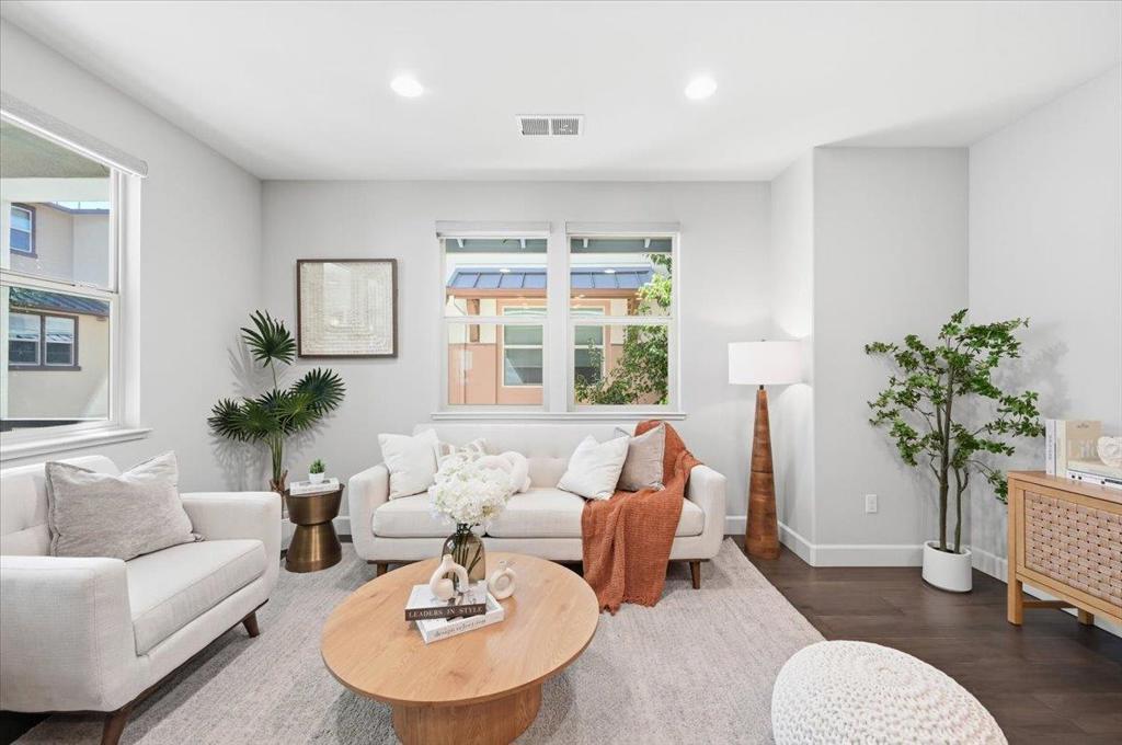 2951 Via Roma Place 36