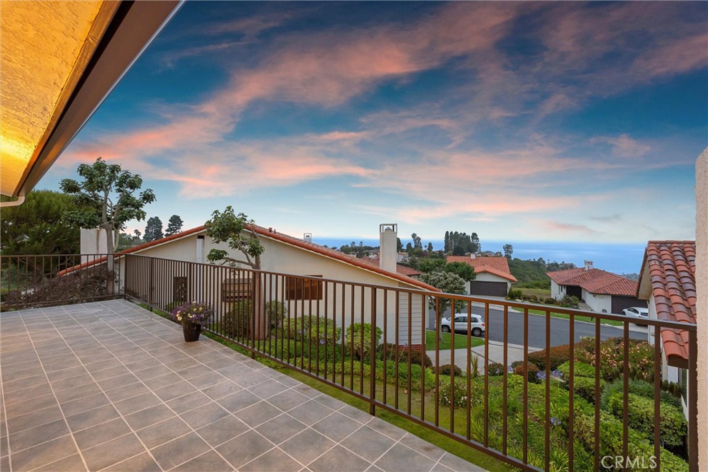25 Ocean Crest Court