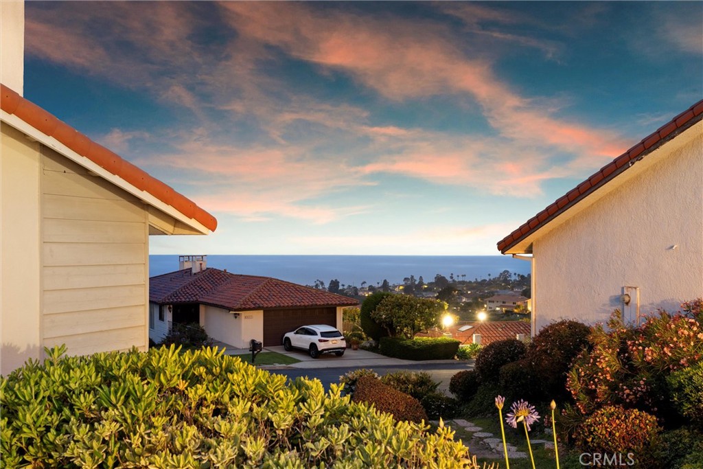 25 Ocean Crest Court