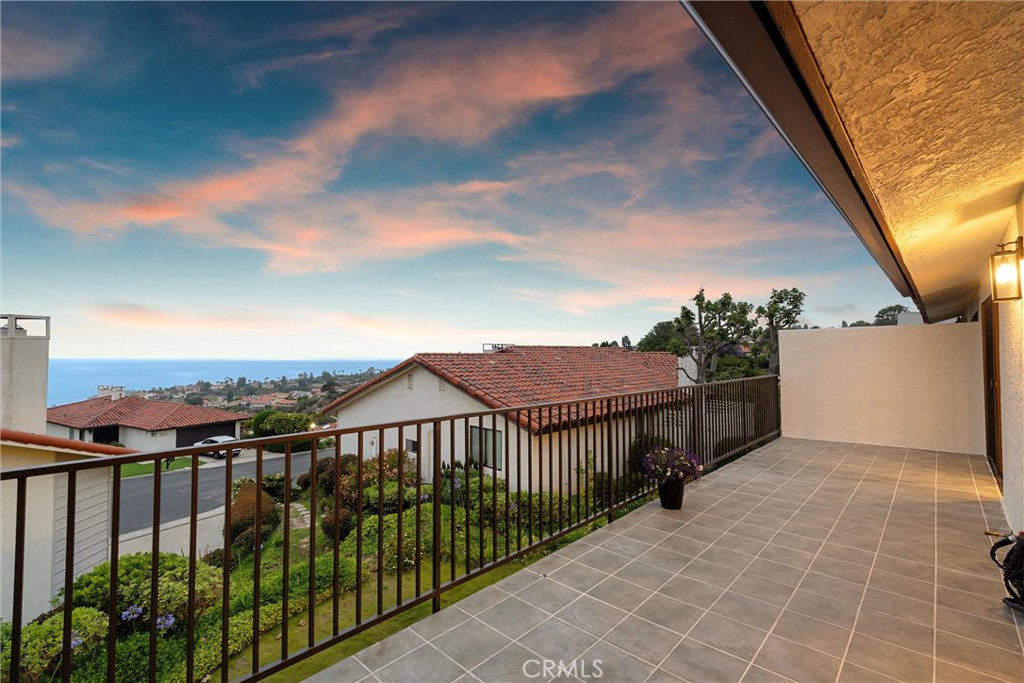 25 Ocean Crest Court