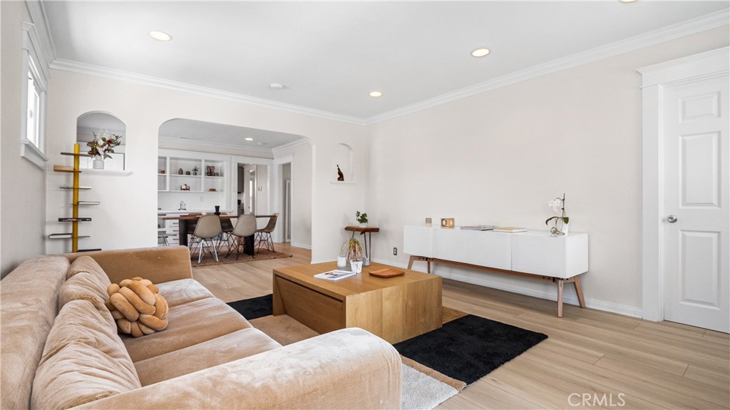 1849 W 38th Street