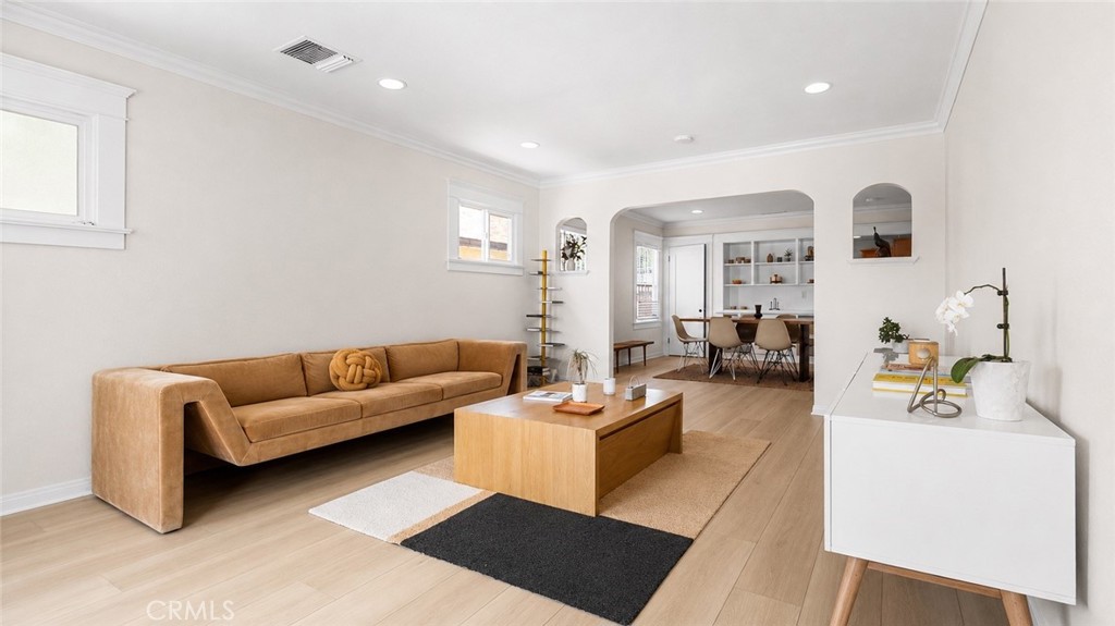 1849 W 38th Street