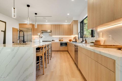 Tiny photo for 708 Skyview Terrace, Ventura, CA 93003 (MLS # V1-31831)