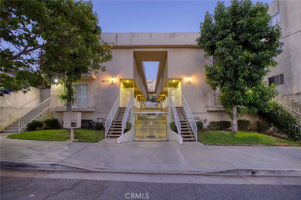 10274 Tujunga Canyon 2