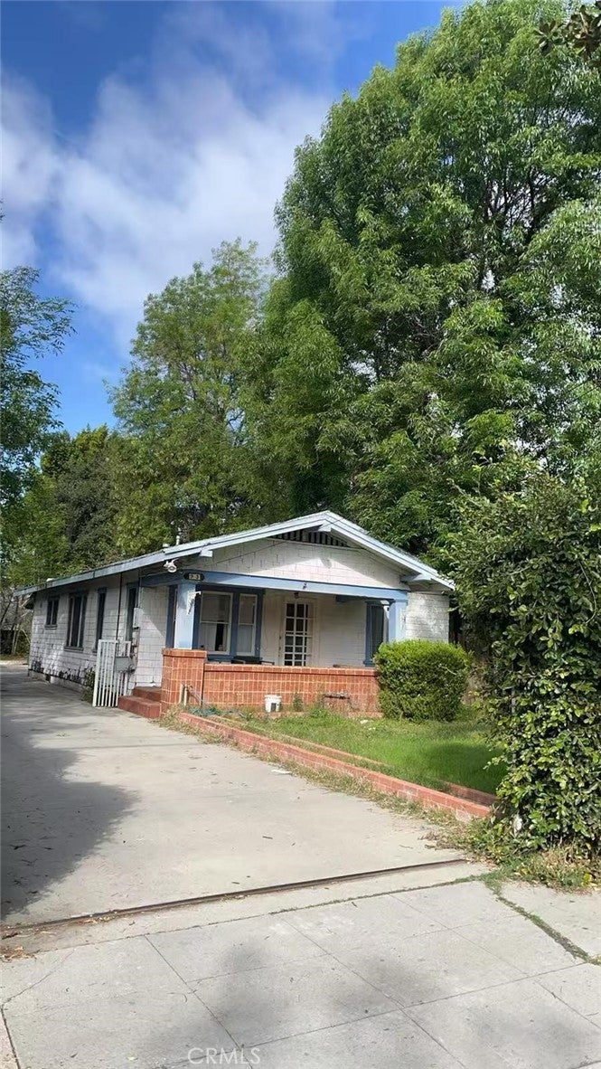 93 N Craig Avenue, Pasadena CA 91107