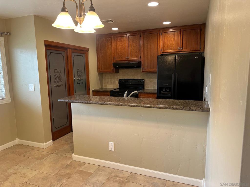 9848 Buena Vista 1