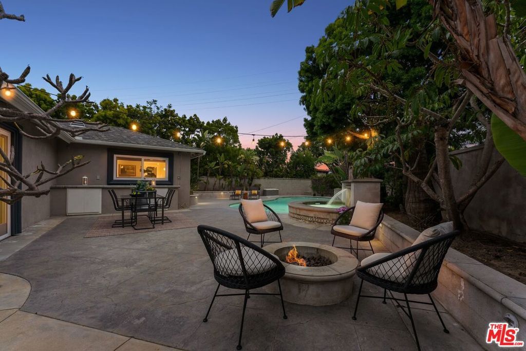 Photo of 6304 W 79th Street, Los Angeles, CA 90045 (MLS # 26658507)