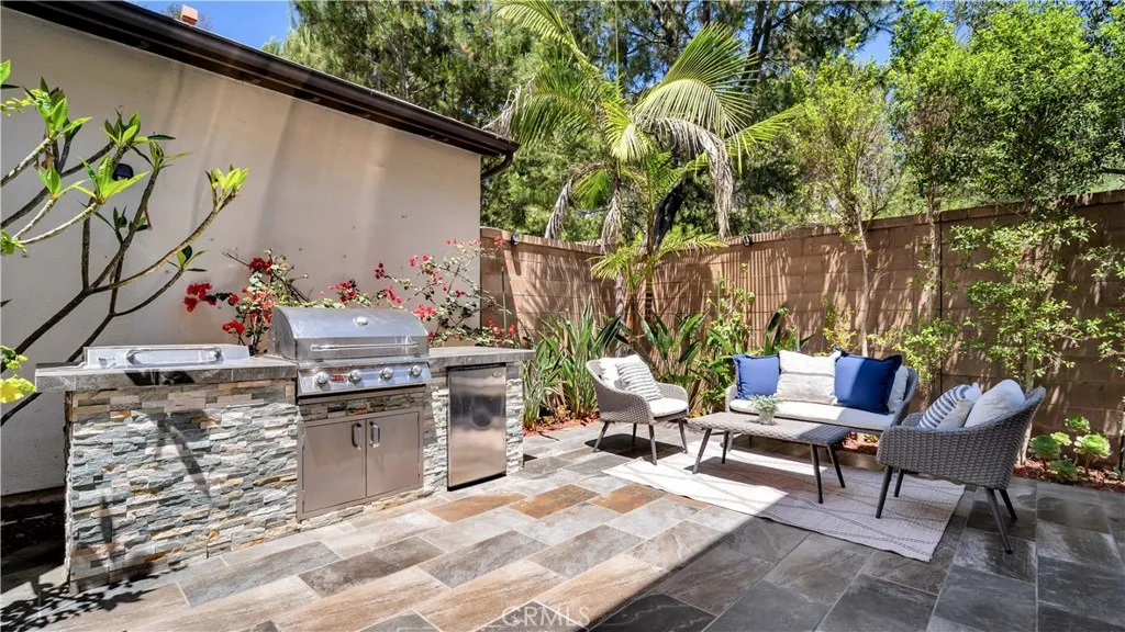 Irvine, California 92618, United States, 3 Bedrooms Bedrooms, ,3 BathroomsBathrooms,Residential,Active,153371