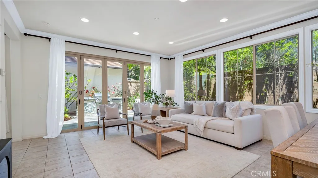 Irvine, California 92618, United States, 3 Bedrooms Bedrooms, ,3 BathroomsBathrooms,Residential,Active,153371