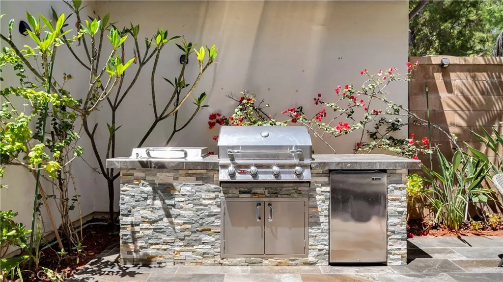 Irvine, California 92618, United States, 3 Bedrooms Bedrooms, ,3 BathroomsBathrooms,Residential,Active,153371