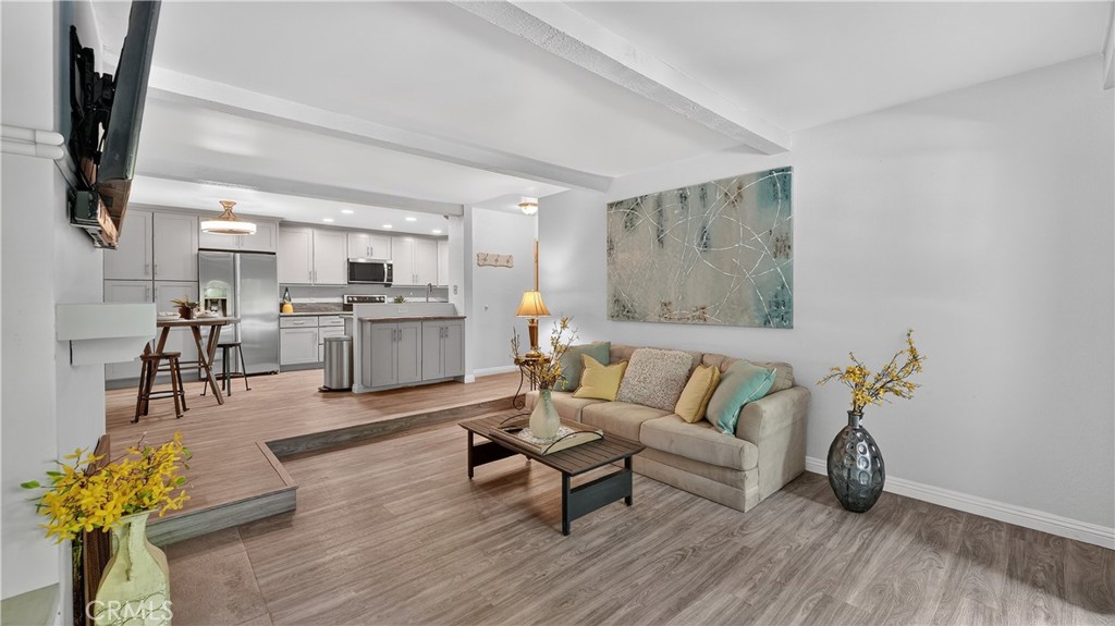 21372 Brookhurst 626