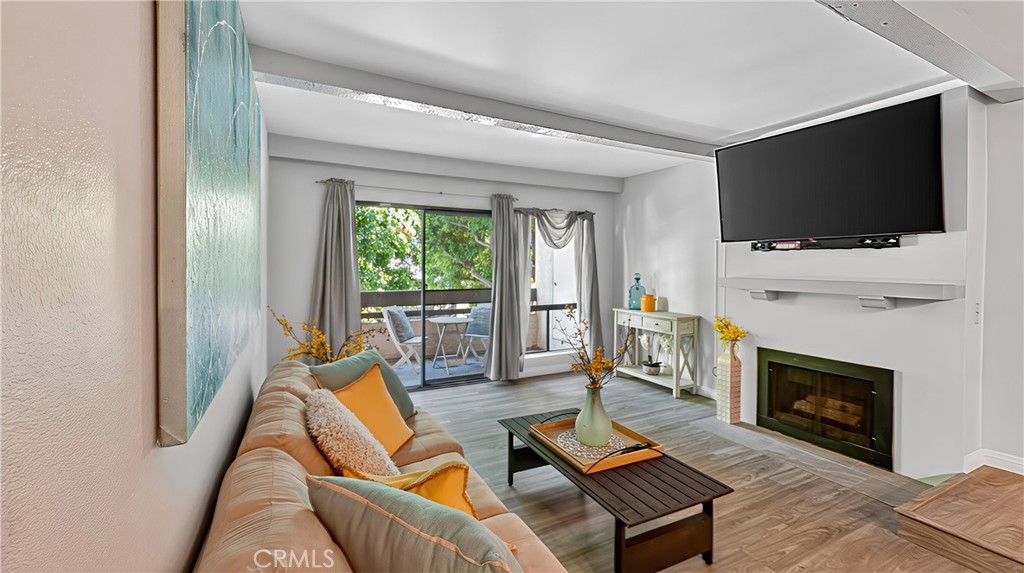 21372 Brookhurst 626