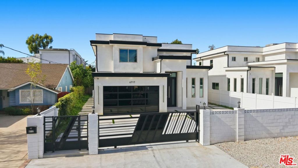 6717 Sunnyslope Avenue