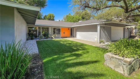 Photo of 425 Bowling Green Drive, Claremont, CA 91711 (MLS # CV26162357)