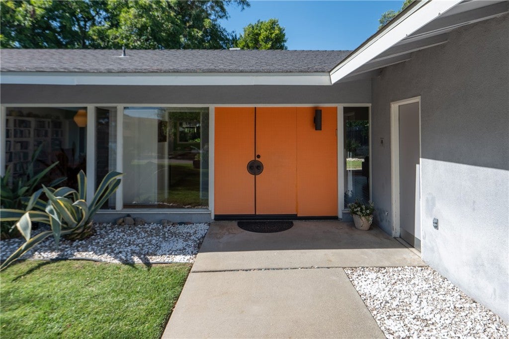 425 Bowling Green Drive