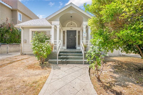 Photo of 636 Pioneer Drive #1, Glendale, CA 91203 (MLS # BB26195263)