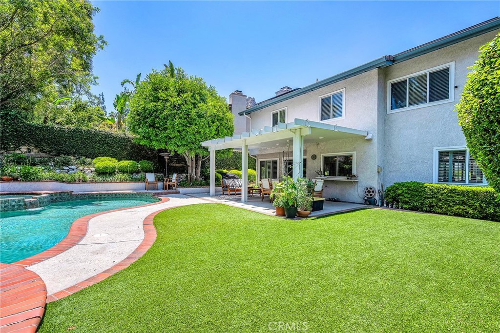7126 Shadow Ridge Court
