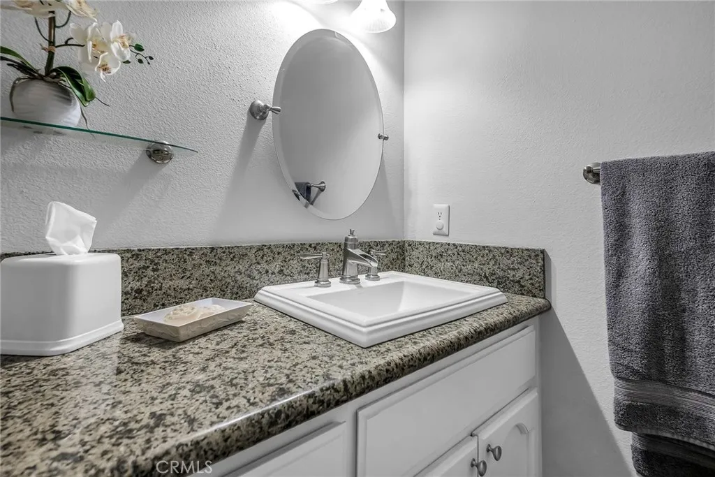 West Hills, California 91307, United States, 3 Bedrooms Bedrooms, ,3 BathroomsBathrooms,Residential,Active,153951