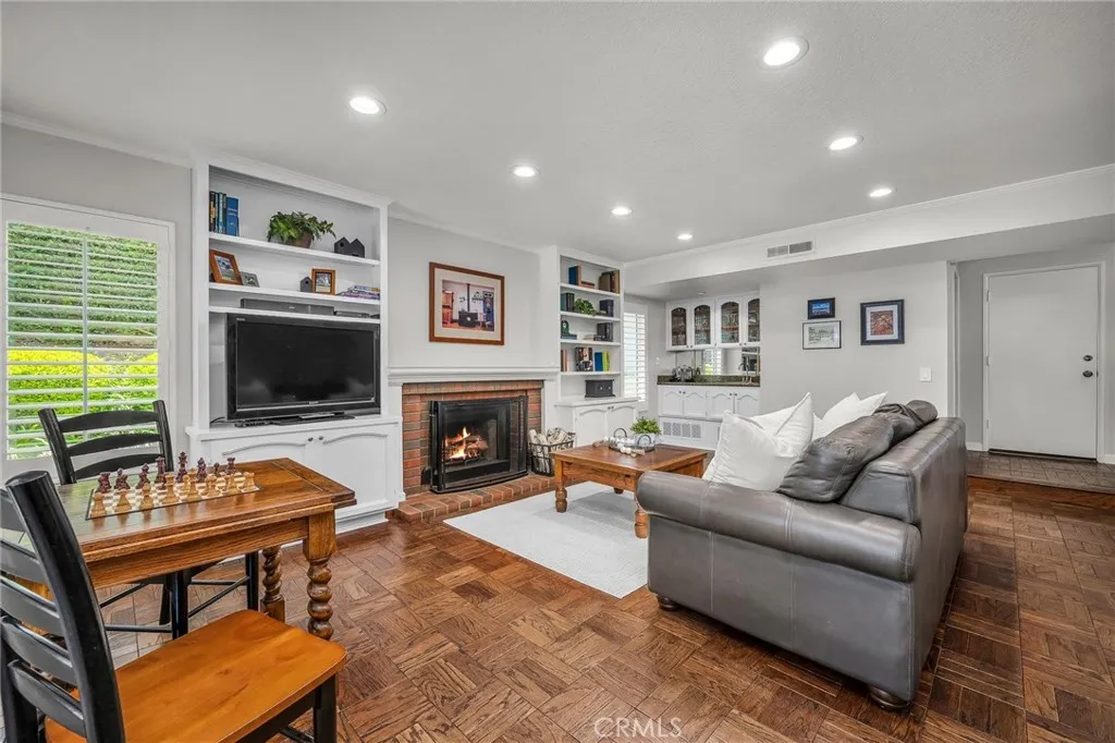 West Hills, California 91307, United States, 3 Bedrooms Bedrooms, ,3 BathroomsBathrooms,Residential,Active,153951