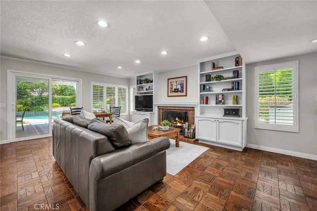 West Hills, California 91307, United States, 3 Bedrooms Bedrooms, ,3 BathroomsBathrooms,Residential,Active,153951