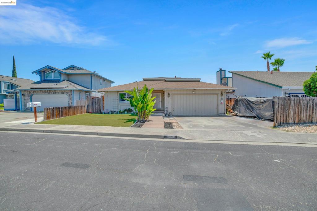 5260 Laguna Ct