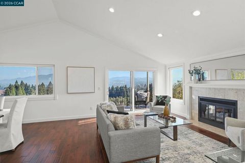 Photo of 1819 Mockingbird Pl Pl, Danville, CA 94526 (MLS # 41122386)