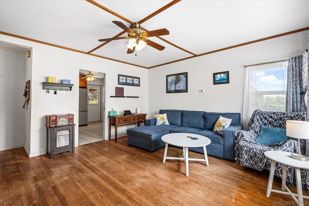 10051 Casa De Oro Blvd